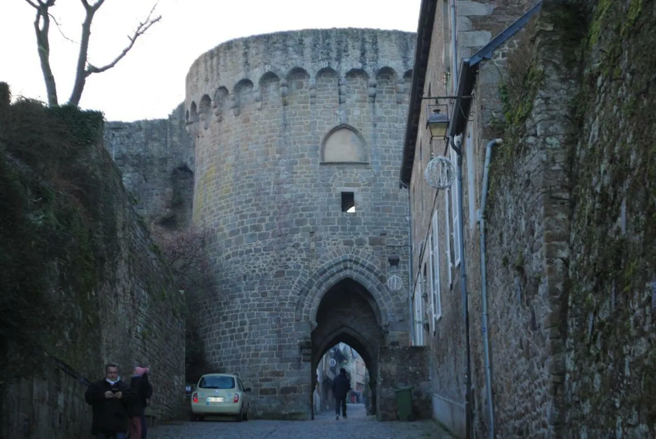 Chambres D'Hotes Le Rempart Du Jerzual 迪南 0*,